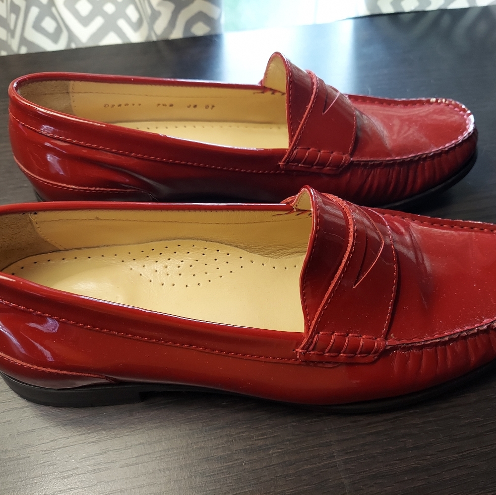 EUC Beautiful Red Patent Leather Loafers